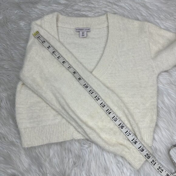 Sincerely Jules Women's Ivory V-Neck Soft Button Crop Cardigan Sweater S/C34 - Picture 12 of 12